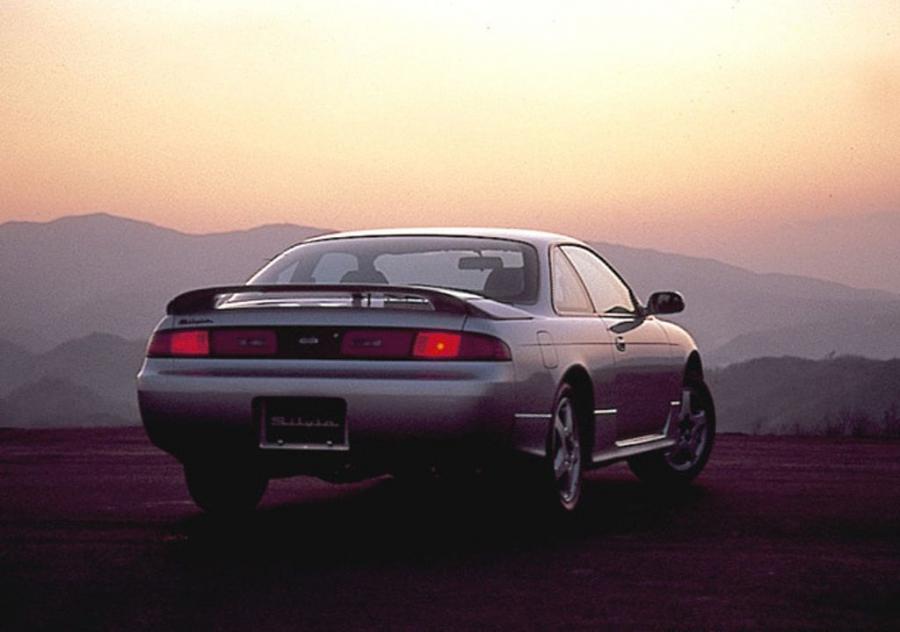  Nissan Silvia 1993 года  (фото 2 из 2)